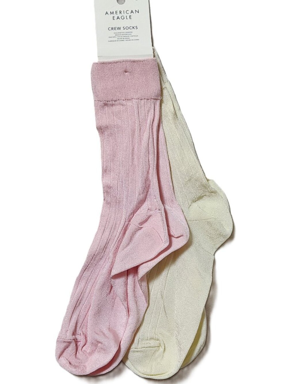 AMERICAN EAGLE - Two (2) Super Soft Women's Crew Socks Pink Cream - NEW NWT